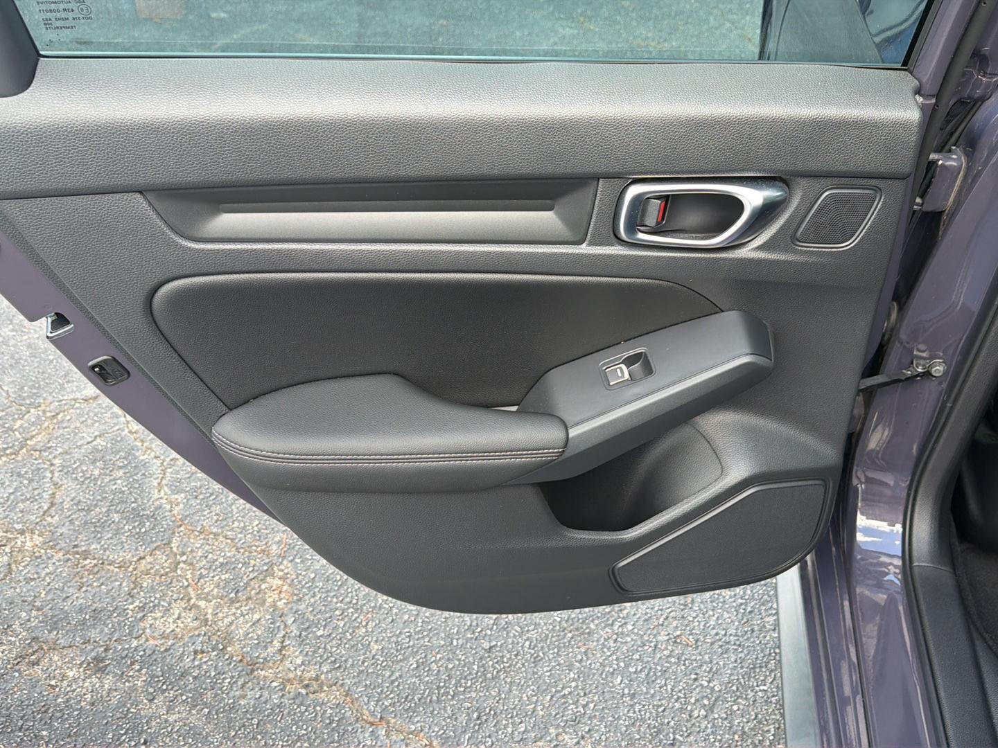 Used 2023 Smokey Mauve Pearl Honda EX-L image 17