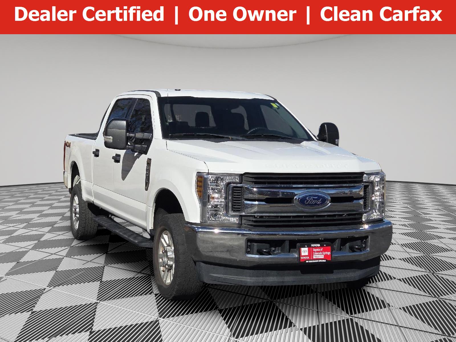 Oxford White 2019 Ford F-250 Super Duty XLT Crew Cab 4WD Pickup Truck Four-Wheel Drive 6-Speed Automatic