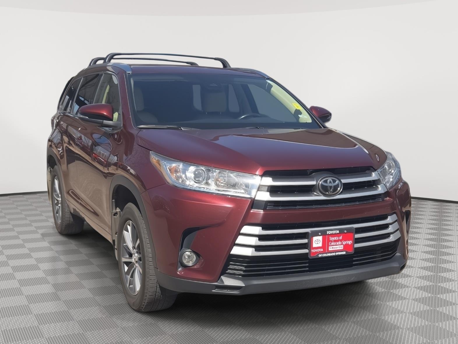 Ooh La La Rouge Mica 2017 Toyota Highlander XLE AWD SUV / Crossover All-Wheel Drive 8-Speed Automatic