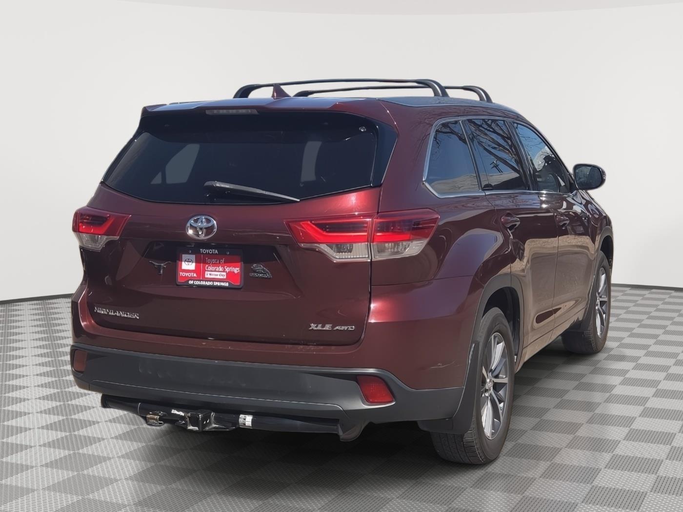 View vehicle photo 7