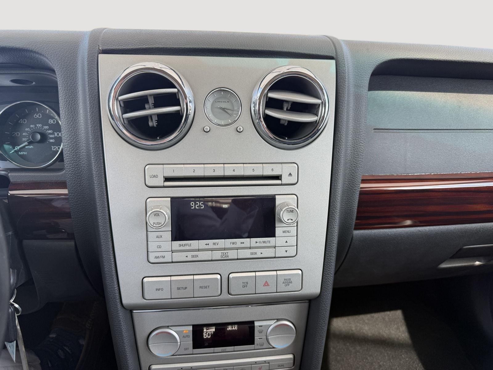 View vehicle photo 7