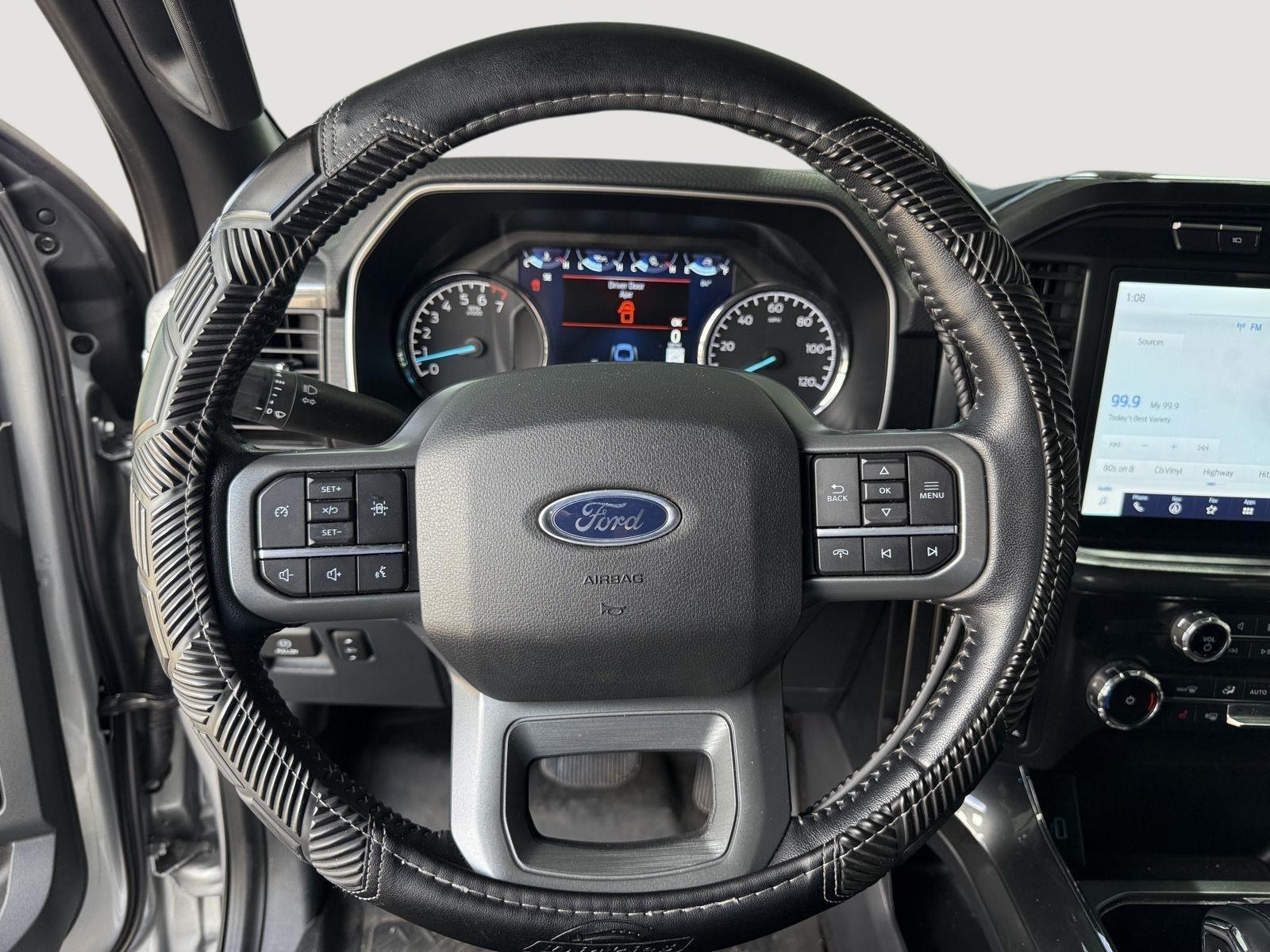 View vehicle photo 5