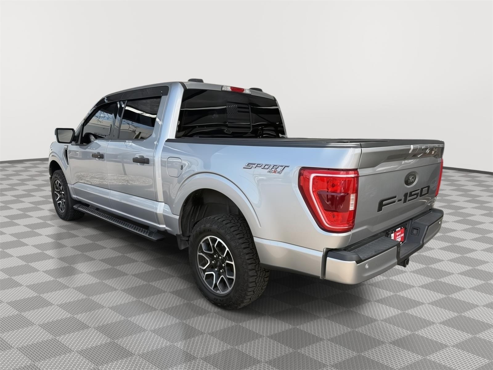 View vehicle photo 7