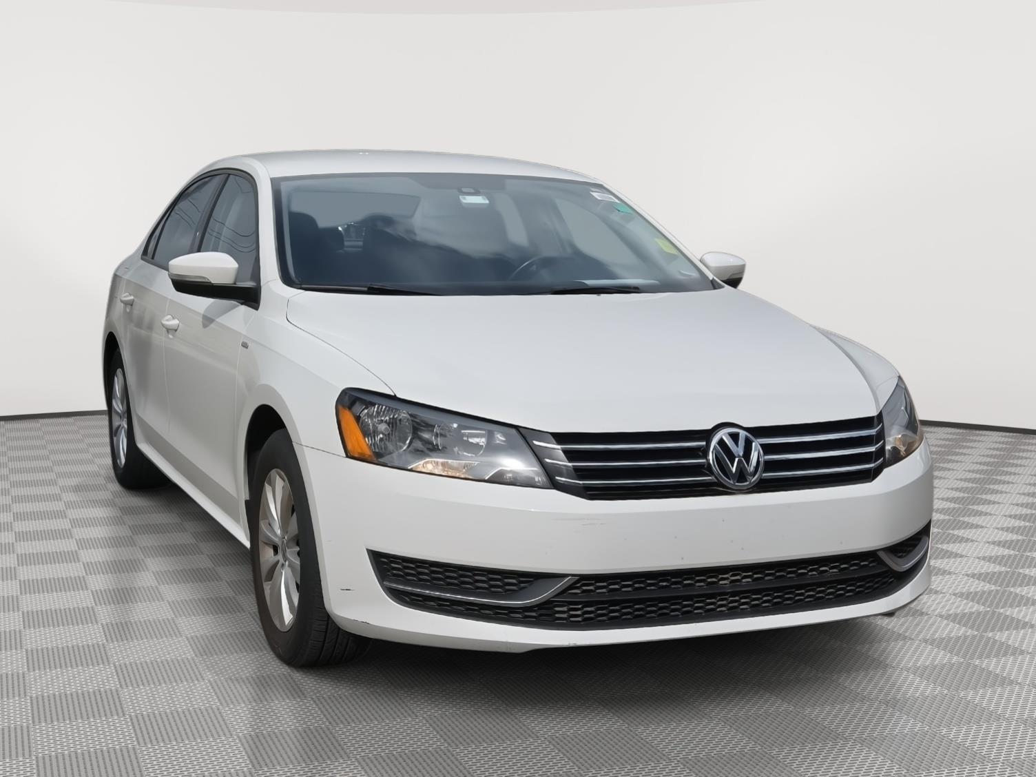 White 2015 Volkswagen Passat 1.8T Wolfsburg Edition FWD Sedan Front-Wheel Drive Automatic