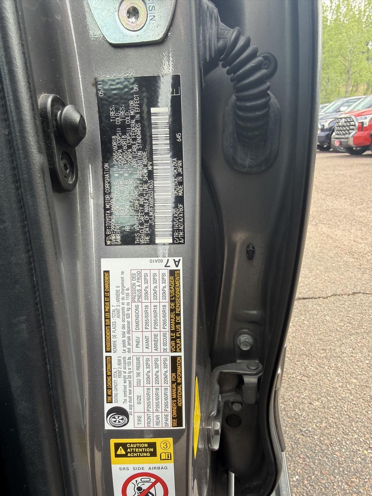 View vehicle photo 3