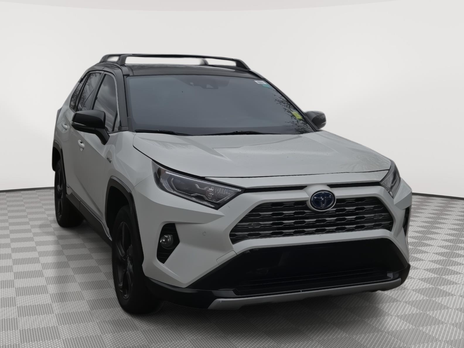 Blizzard Pearl w/Midnight Black Metallic Roof 2020 Toyota RAV4 Hybrid XSE AWD SUV / Crossover All-Wheel Drive Continuously Variable Transmission
