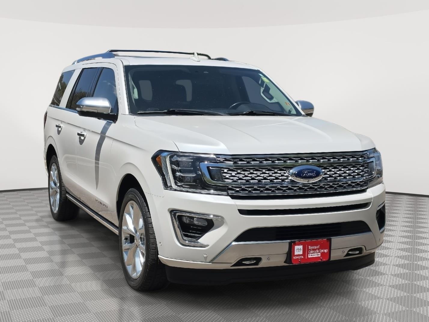 White Platinum Metallic Tri-Coat 2019 Ford Expedition SUV / Crossover Four-Wheel Drive Automatic
