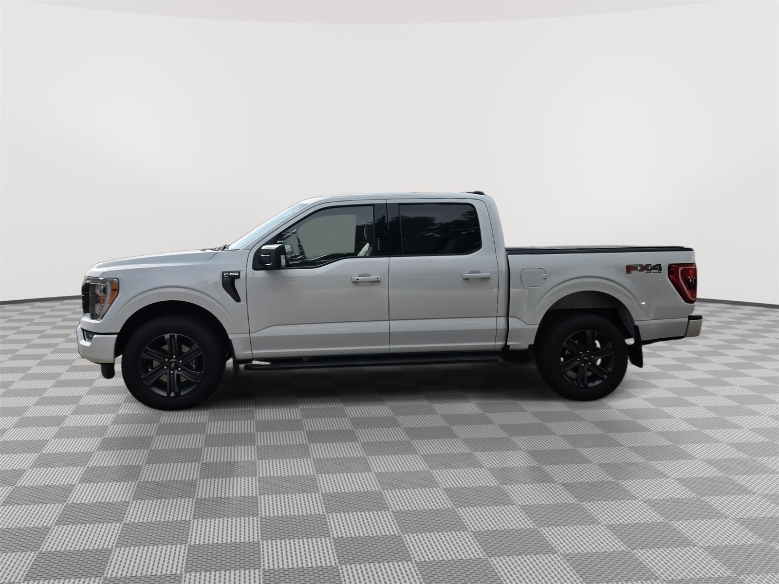 View vehicle photo 4