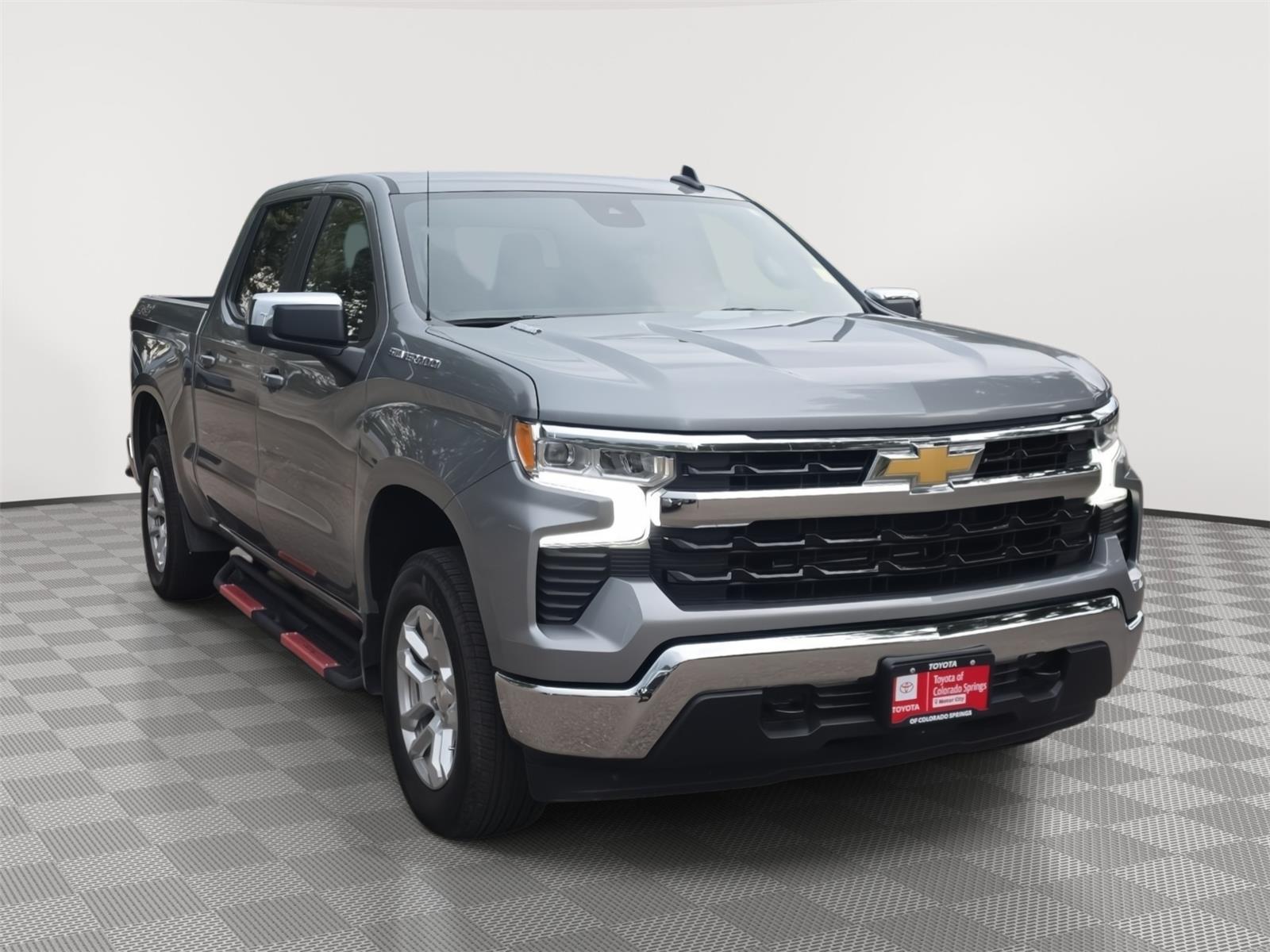 Sterling Gray Metallic 2026 Chevrolet Silverado 1500 Pickup Truck Four-Wheel Drive 8-Speed Automatic