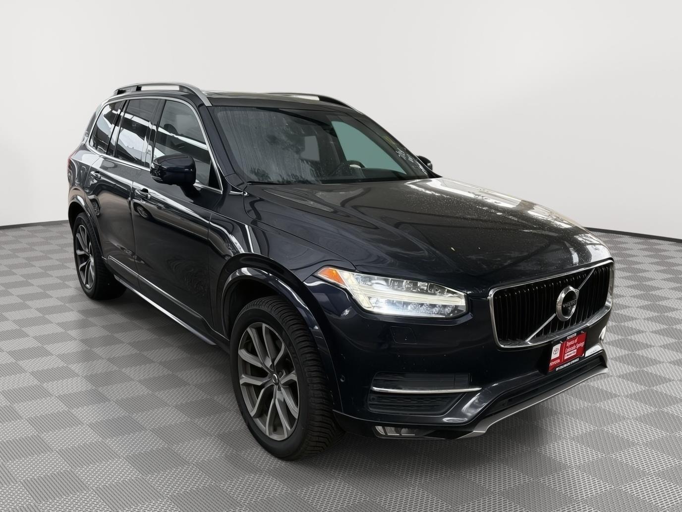 2017 Volvo XC90 T6 Momentum AWD   