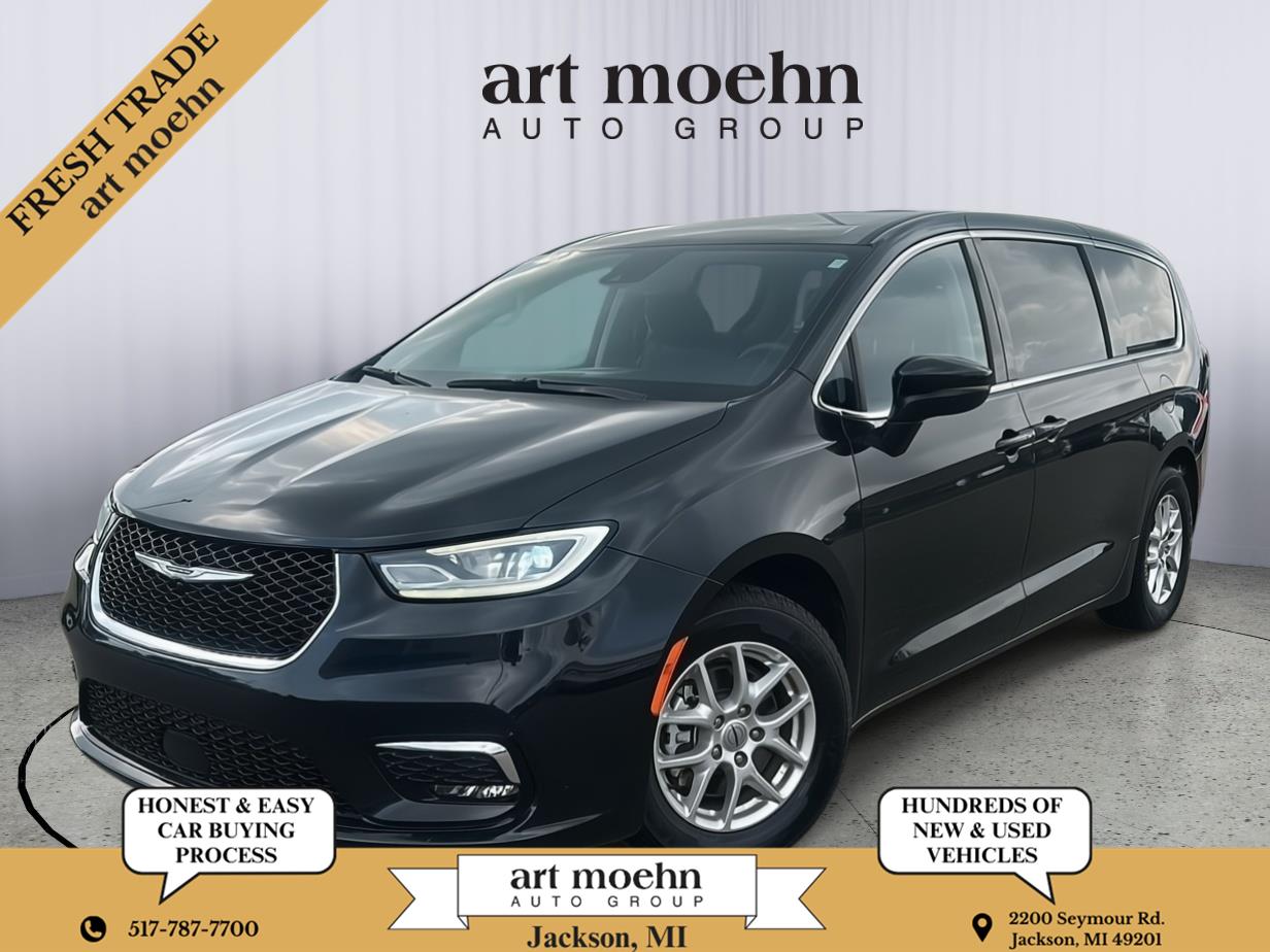 Brilliant Black Crystal Pearlcoat 2023 Chrysler Pacifica Minivan Front-Wheel Drive 9-Speed Automatic