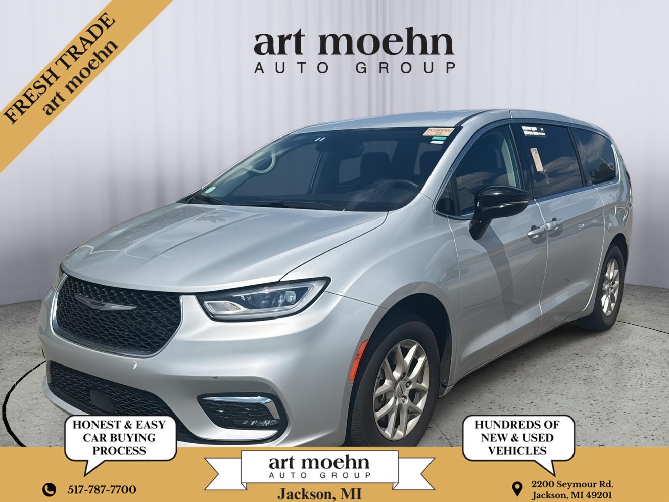 Silver Mist Clearcoat 2024 Chrysler Pacifica Minivan Front-Wheel Drive 9-Speed Automatic