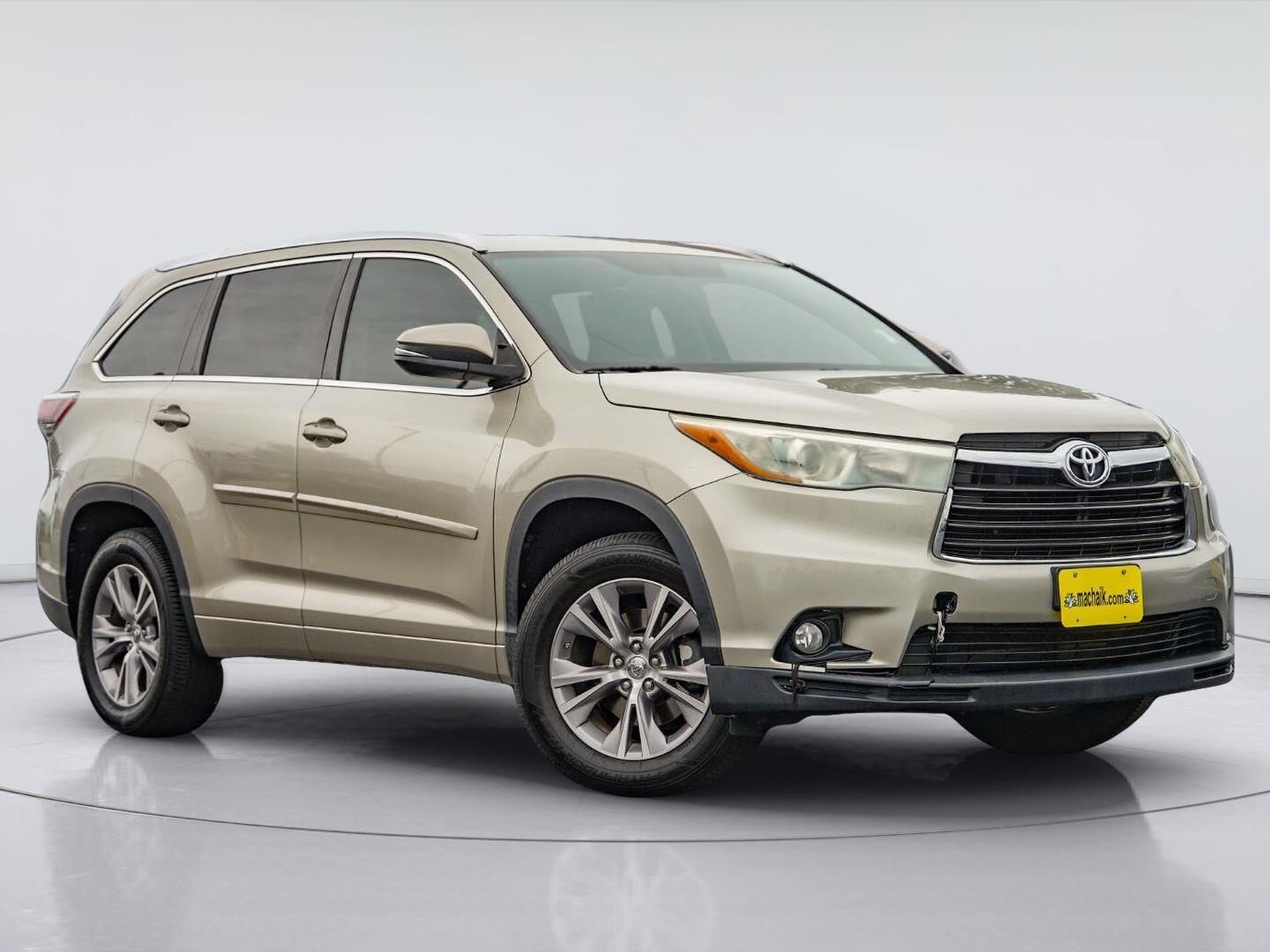 Creme Brulee Mica 2015 Toyota Highlander SUV / Crossover Front-Wheel Drive 6-Speed Automatic