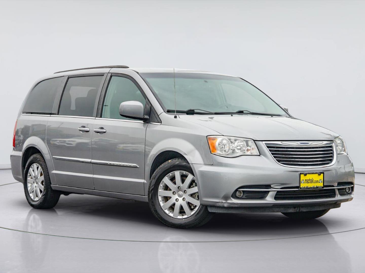 2016 Chrysler Town & Country Touring FWD   