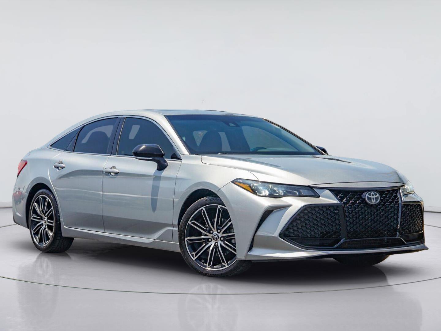 Celestial Silver Metallic 2019 Toyota Avalon Sedan Front-Wheel Drive 8-Speed Automatic