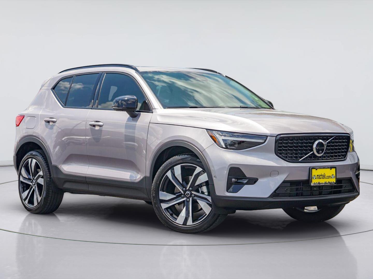 Aurora Silver 2026 Volvo XC40 SUV / Crossover All-Wheel Drive Automatic