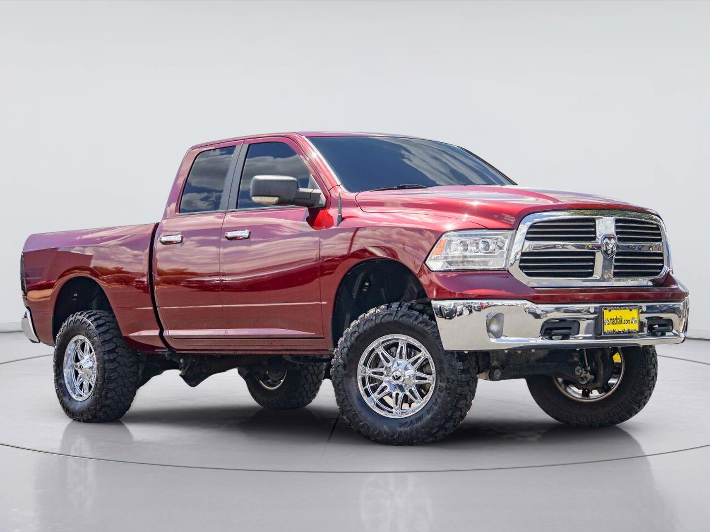 2017 RAM 1500 Rojo (Delmonico Red Pearlcoat) Camioneta Todo terreno 8 velocidades Automática