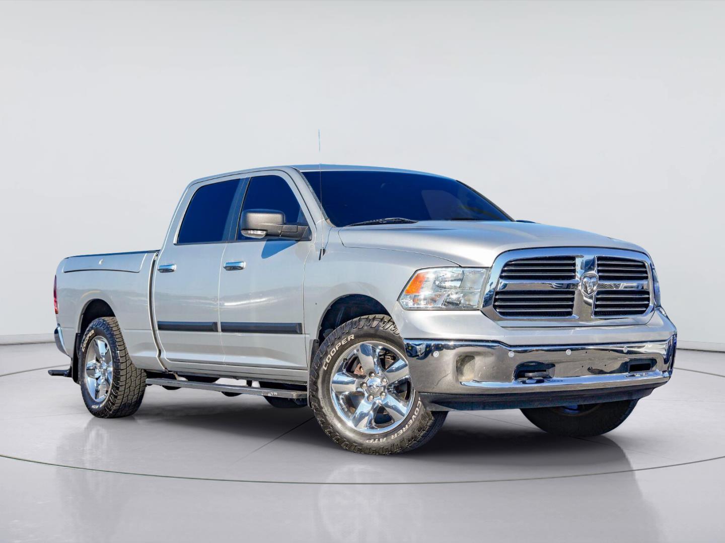 Bright Silver Metallic Clearcoat 2017 RAM 1500 Pickup Truck Four-Wheel Drive 8-Speed Automatic