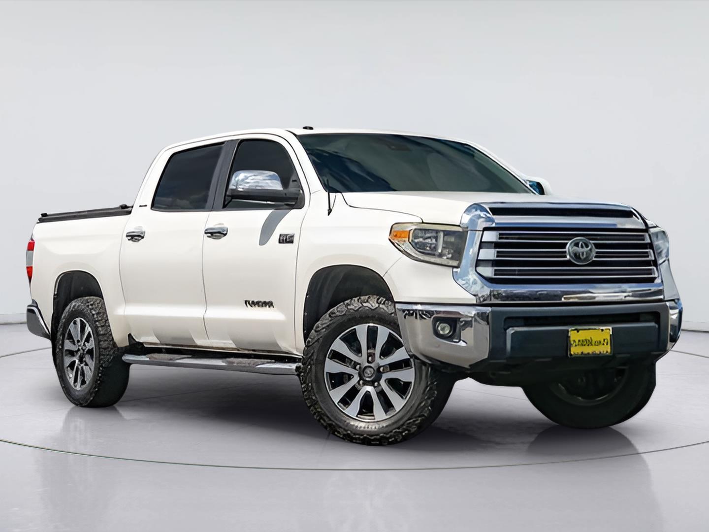Super White 2018 Toyota Tundra Pickup Truck Four-Wheel Drive 6-Speed Automatic Overdrive