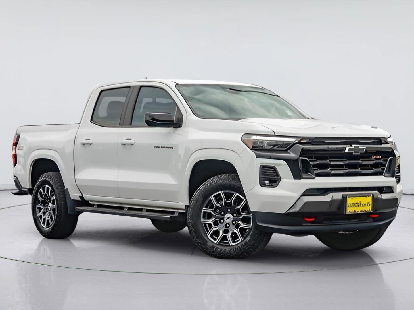 Summit White 2023 Chevrolet Colorado Pickup Truck Four-Wheel Drive 8-Speed Automatic