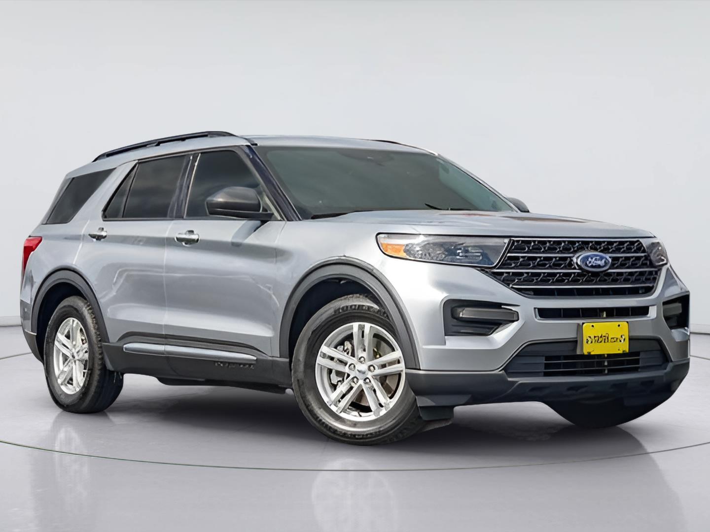 Iconic Silver 2022 Ford Explorer SUV / Crossover Rear-Wheel Drive Automatic