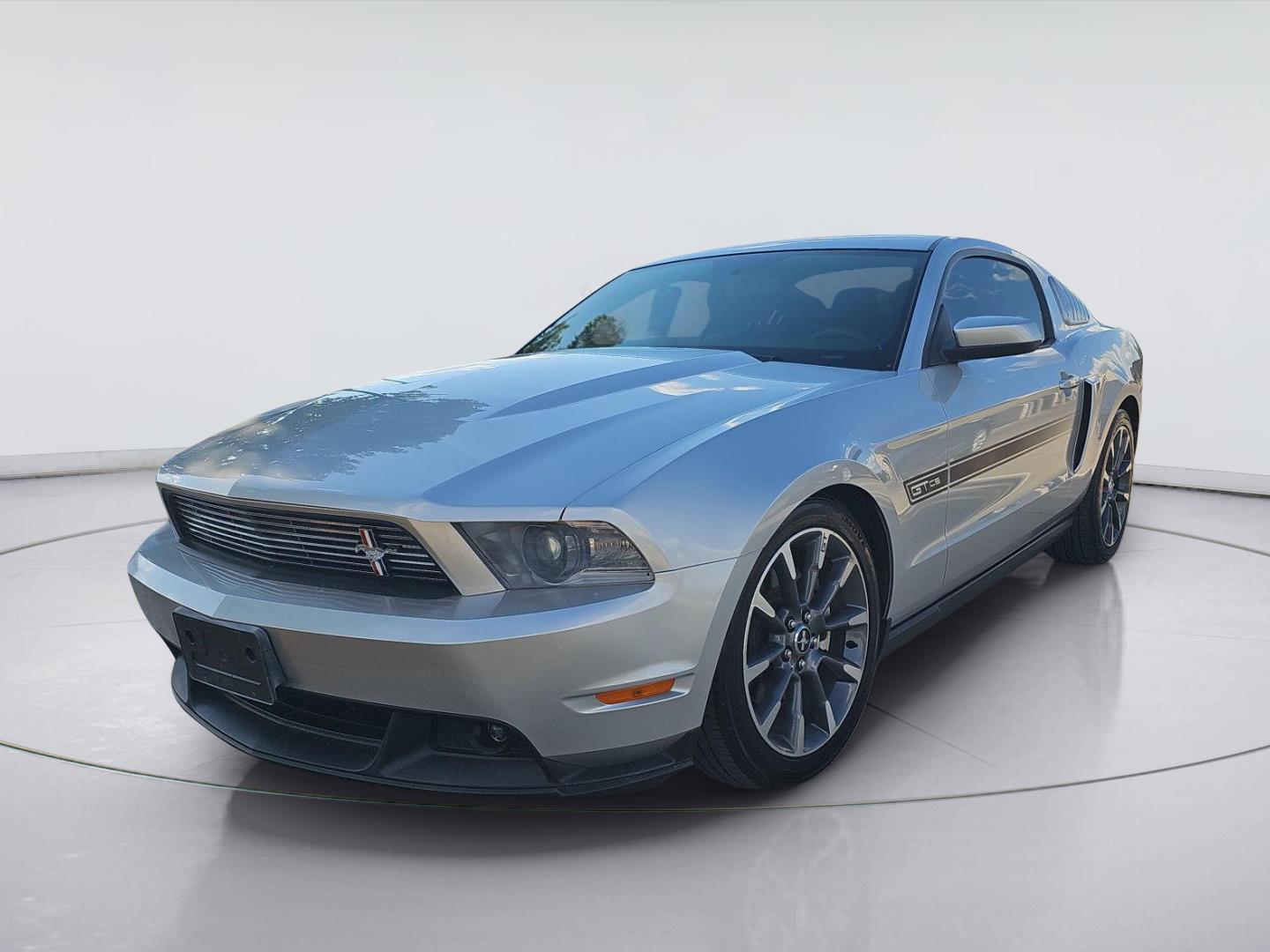 Ingot Silver Metallic 2011 Ford Mustang Coupe Rear-Wheel Drive 6-Speed Manual
