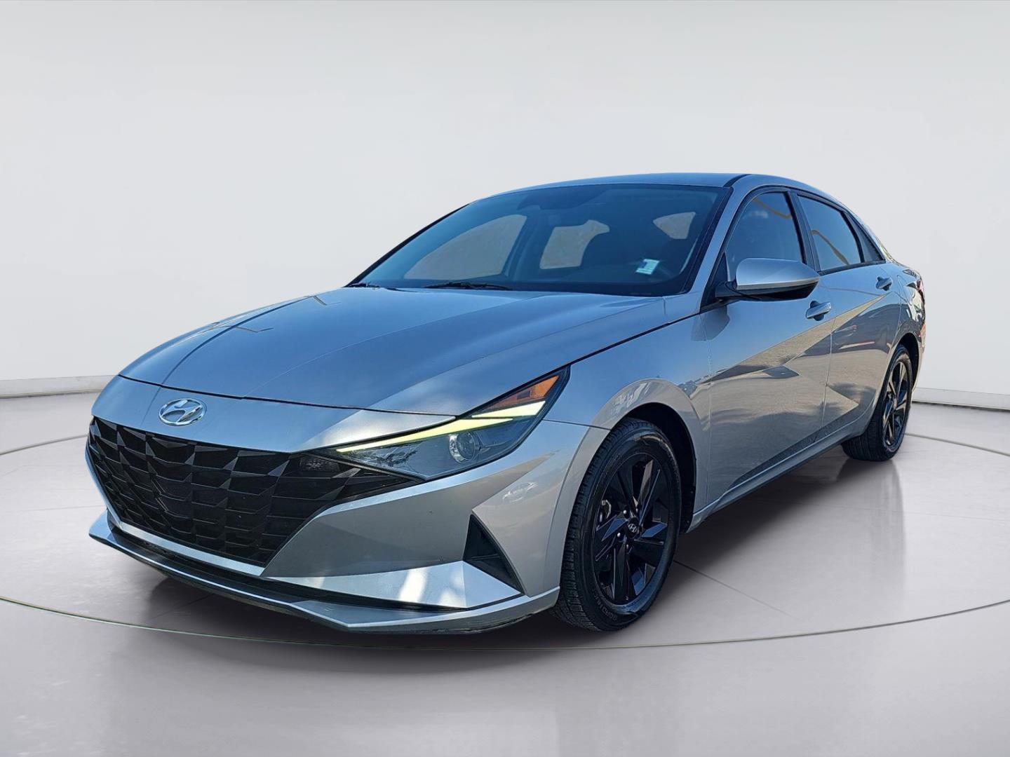 2022 Hyundai Elantra SEL FWD