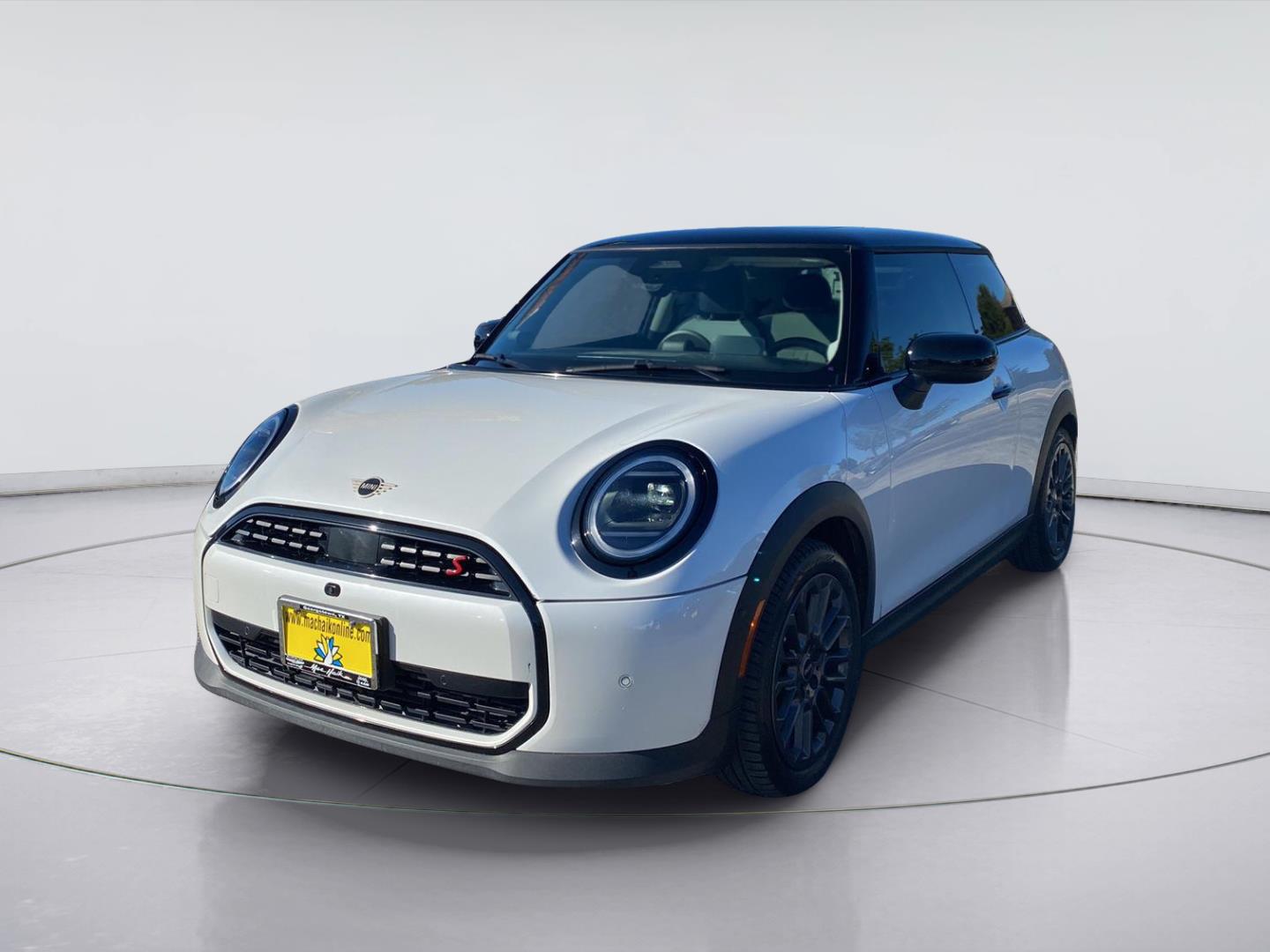 Nanuq White Metallic 2025 MINI Cooper Hatchback Front-Wheel Drive 7-Speed Dual Clutch