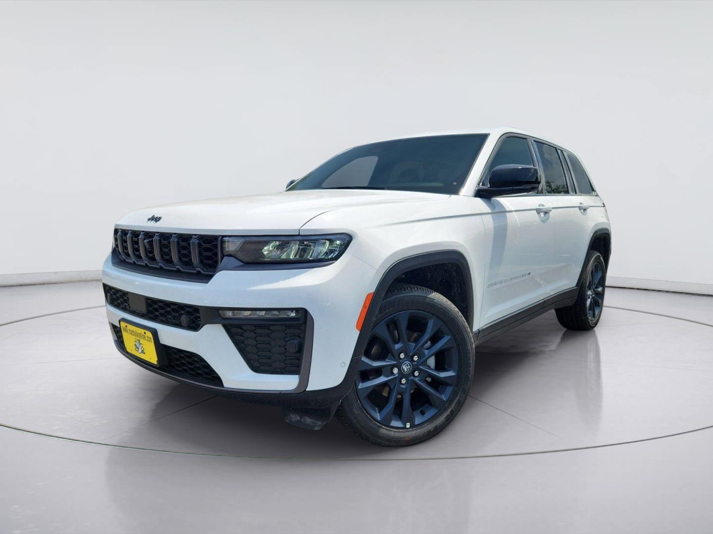 Bright White Clearcoat 2026 Jeep Grand Cherokee SUV / Crossover Four-Wheel Drive 8-Speed Automatic