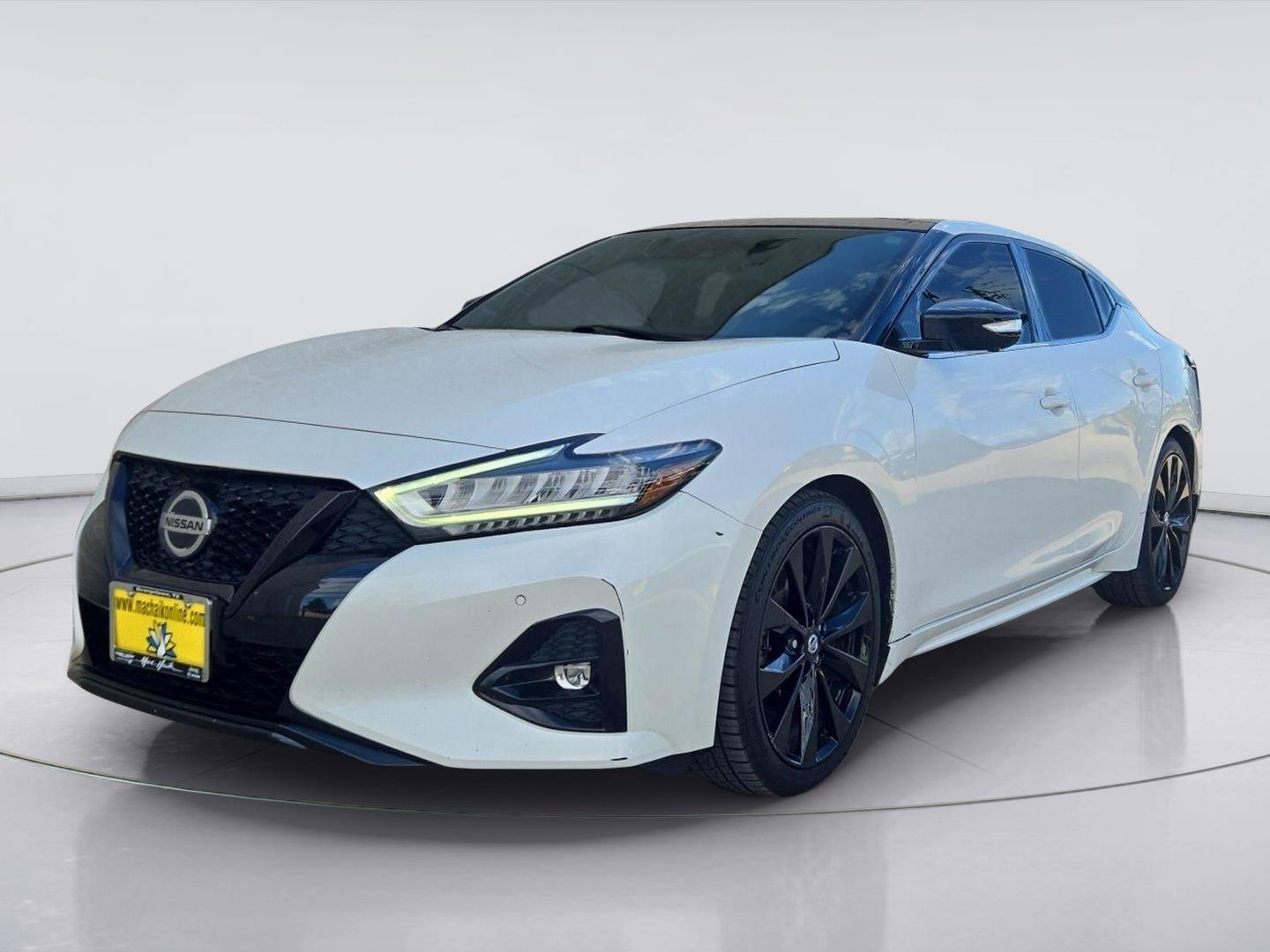 Pearl White Tricoat 2021 Nissan Maxima Sedan Front-Wheel Drive Continuously Variable Transmission