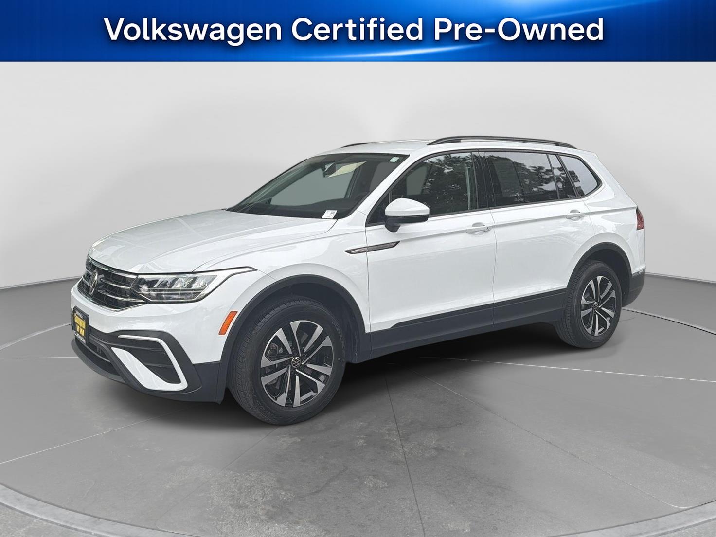 Pure White 2022 Volkswagen Tiguan SUV / Crossover Front-Wheel Drive Automatic
