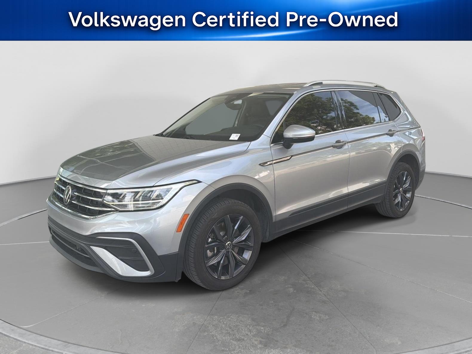 Pyrite Silver Metallic 2023 Volkswagen Tiguan SUV / Crossover Front-Wheel Drive Automatic