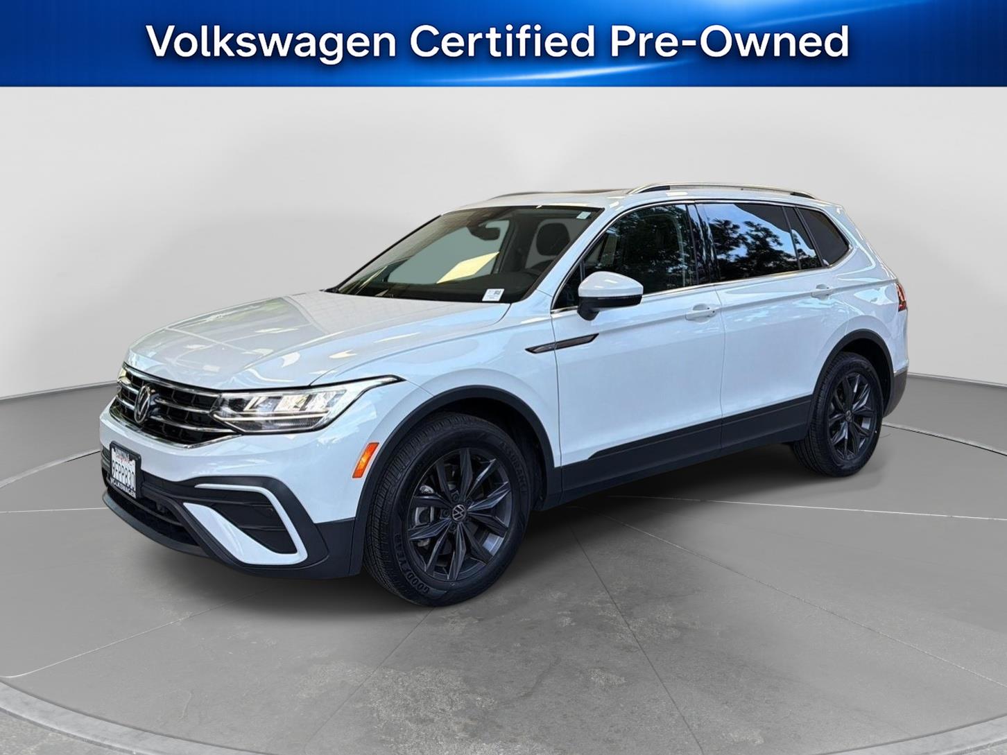 Opal White Pearl 2023 Volkswagen Tiguan SUV / Crossover Front-Wheel Drive Automatic
