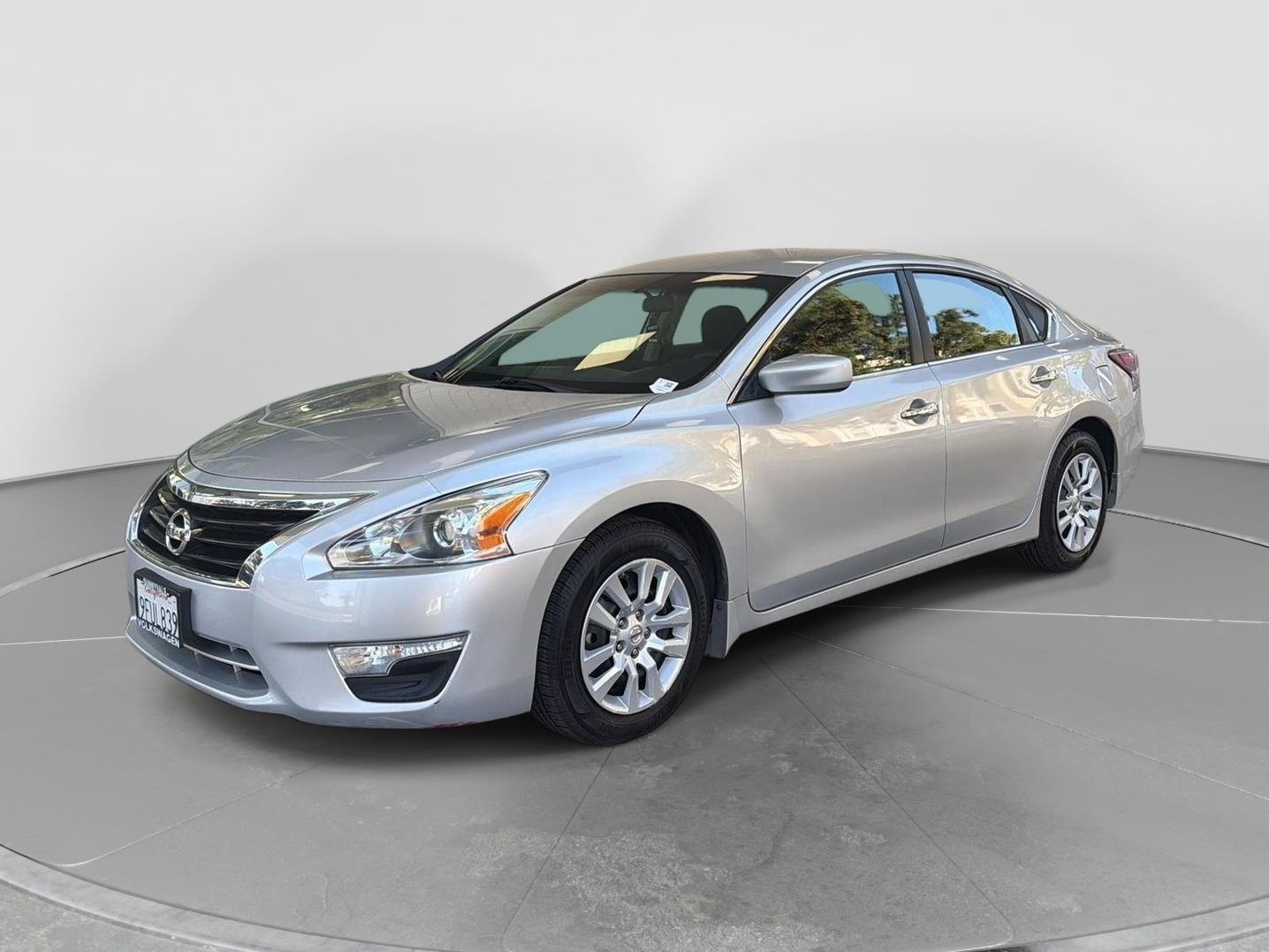 Brilliant Silver 2015 Nissan Altima Sedan Front-Wheel Drive Continuously Variable Transmission
