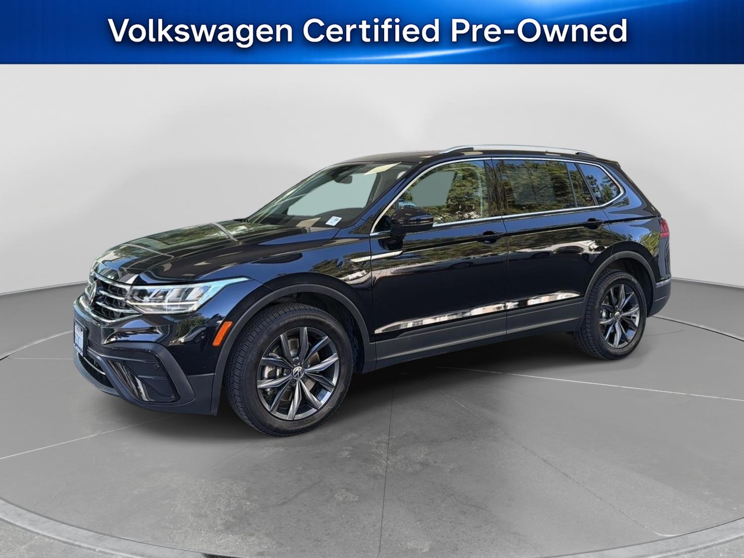 Deep Black Pearl 2022 Volkswagen Tiguan SUV / Crossover All-Wheel Drive Automatic