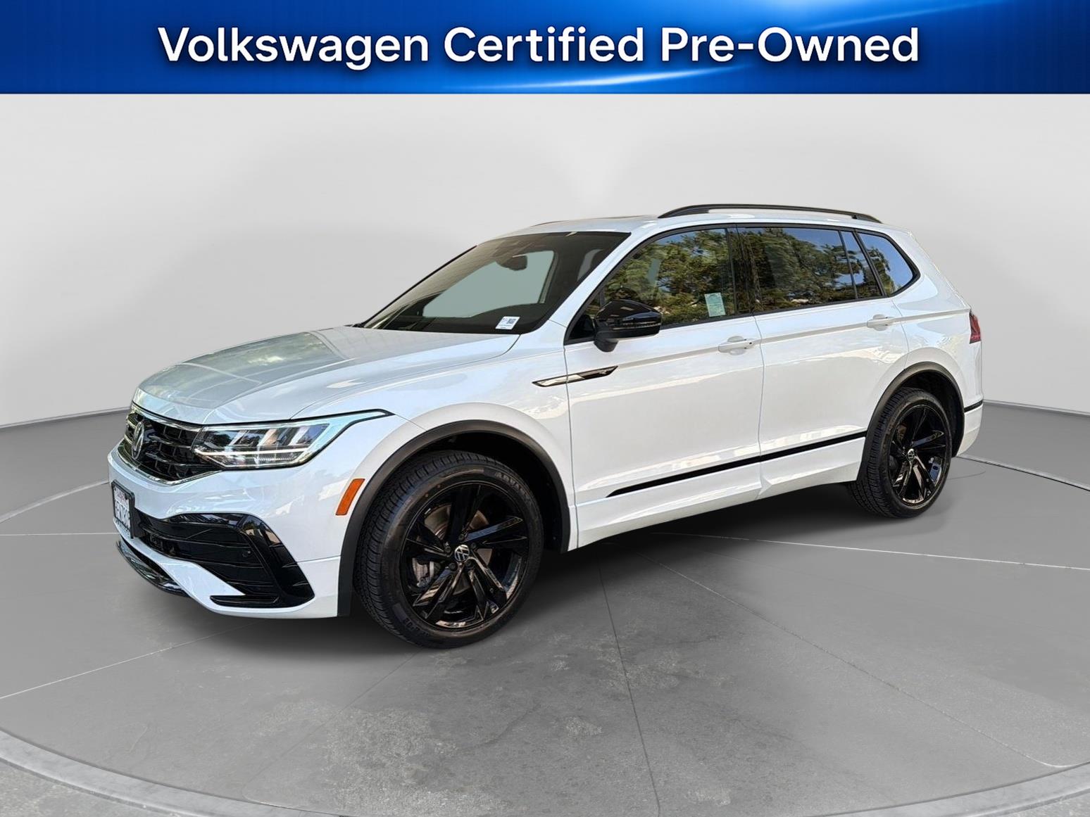 Opal White Pearl 2023 Volkswagen Tiguan SUV / Crossover Front-Wheel Drive Automatic