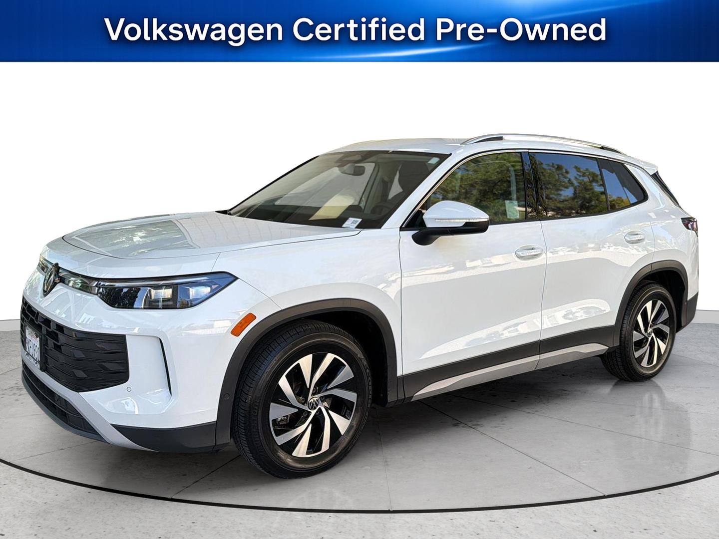 Pure White 2026 Volkswagen Tiguan SUV / Crossover Front-Wheel Drive Automatic