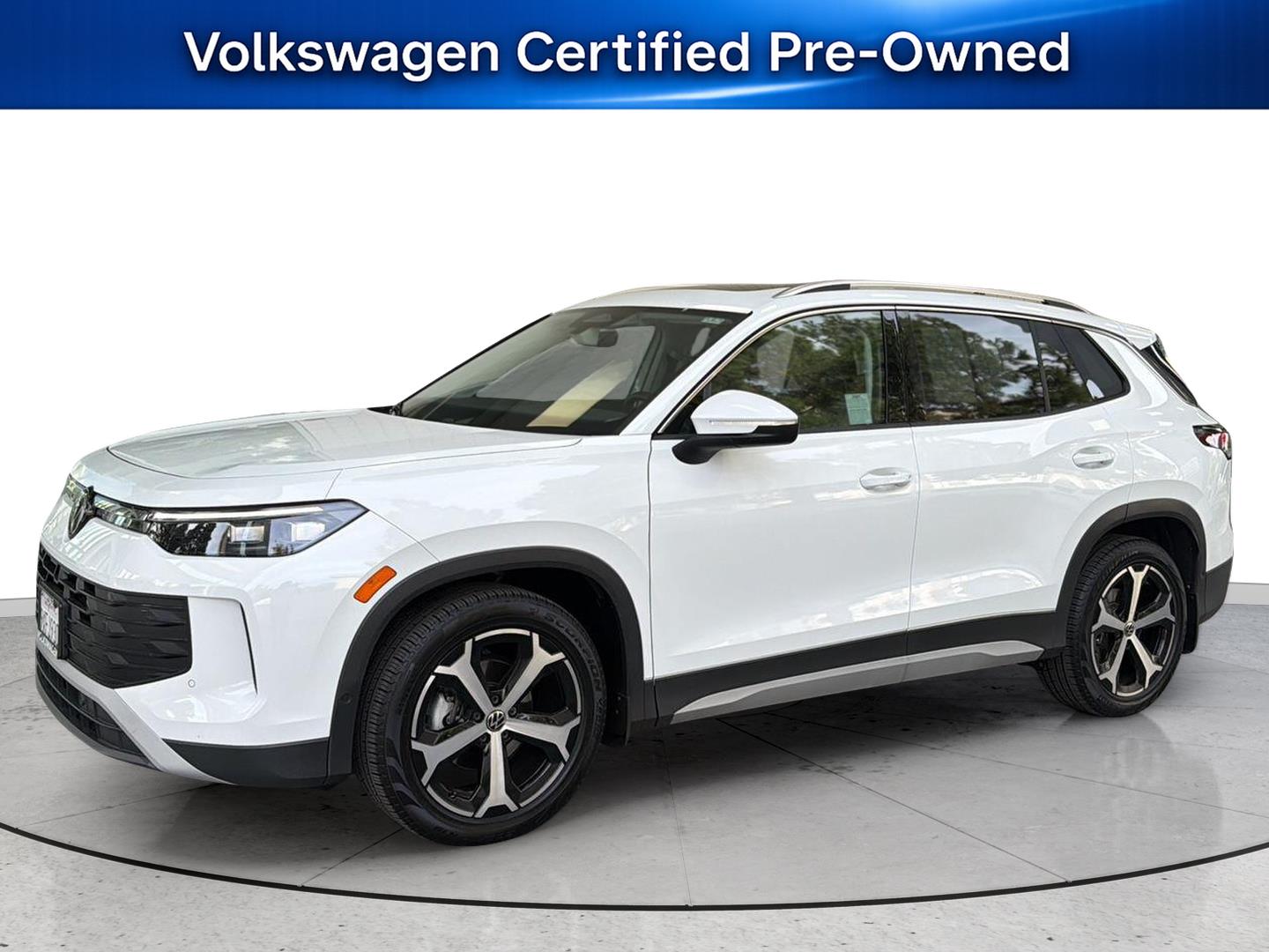 Pure White 2026 Volkswagen Tiguan SUV / Crossover Front-Wheel Drive Automatic