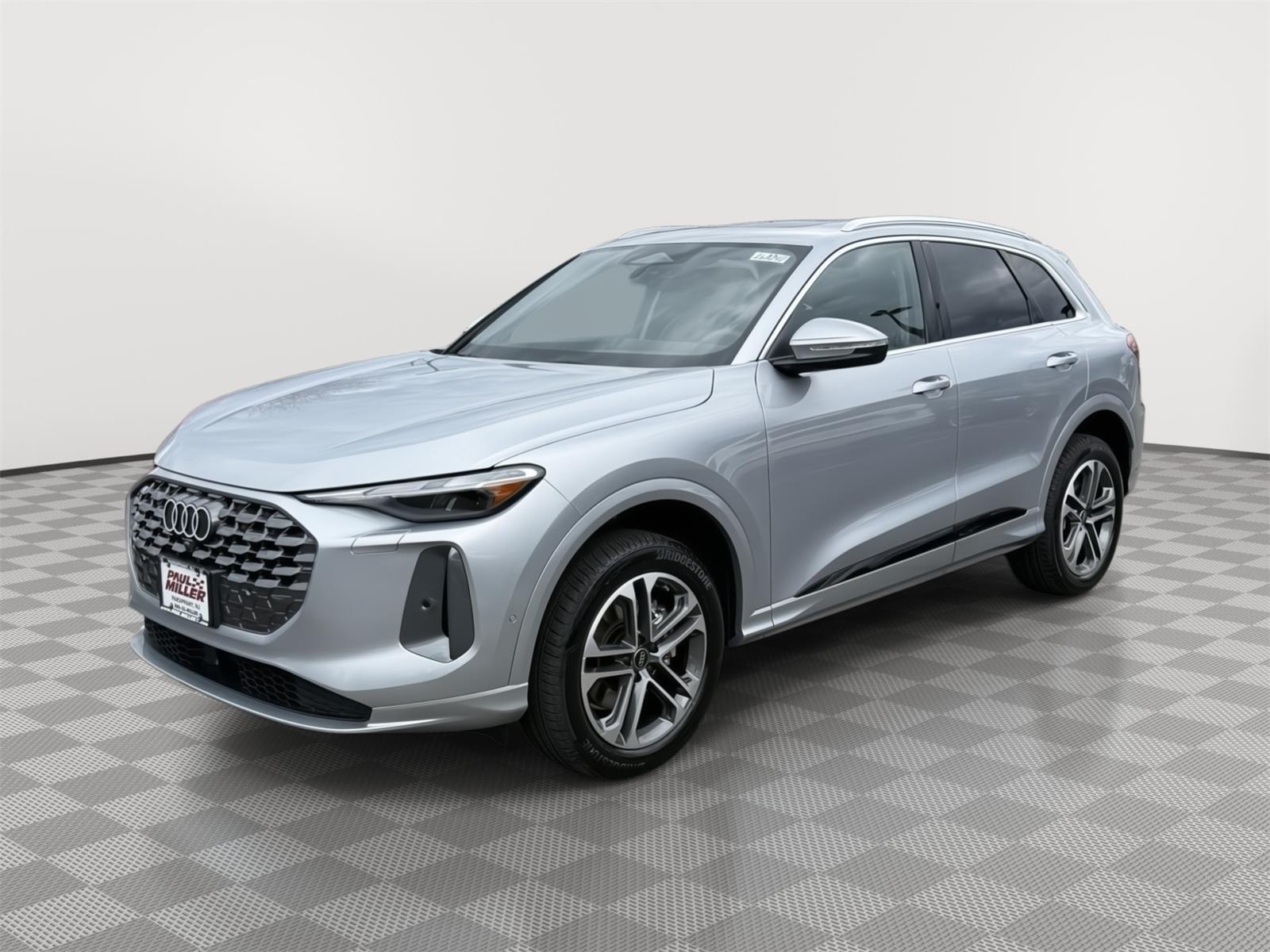 Florett Silver Metallic 2026 Audi Q5 quattro Premium TFSI SUV / Crossover All-Wheel Drive Automatic