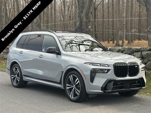 2023 BMW X7 M60i