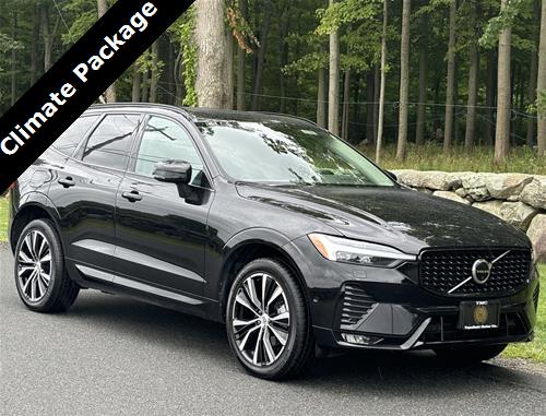 2023 Volvo XC60 Plus Dark Theme