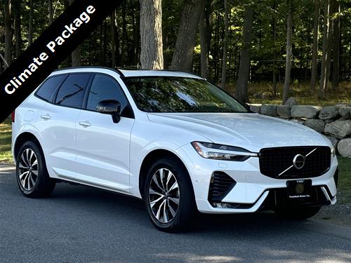 2023 Volvo XC60 Plus Dark Theme