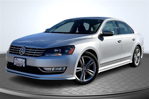 2015 Volkswagen Passat 3.6L V6 SEL Premium
