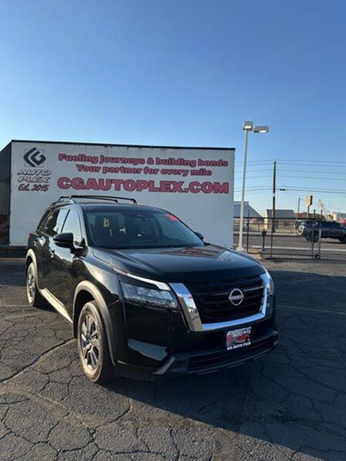 2023 Nissan Pathfinder SV