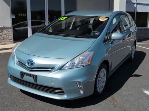 2013 Toyota Prius v Five