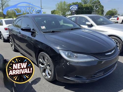 2015 Chrysler 200 S's photo