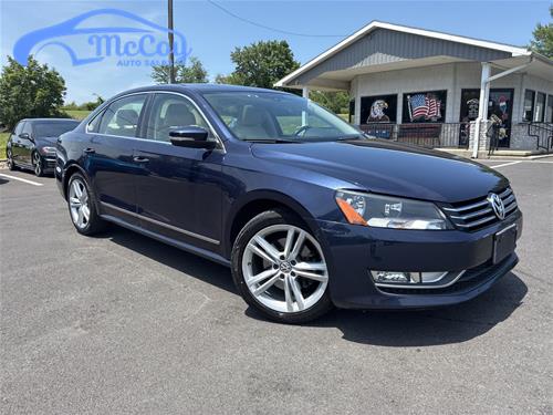 2015 Volkswagen Passat 1.8T SE w/Sunroof & Nav
