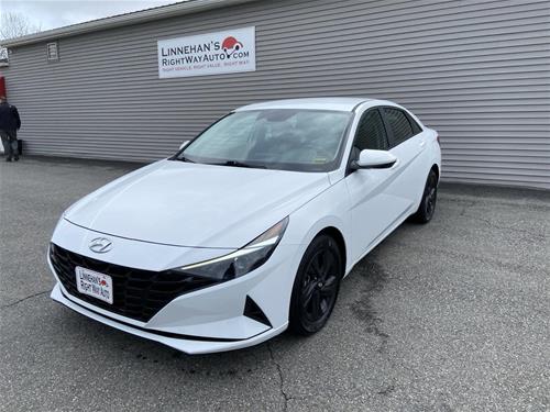 2022 Hyundai Elantra Preferred