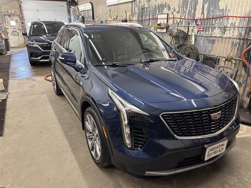 2022 Cadillac XT4 AWD Premium Luxury