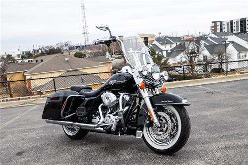 2011 HARLEY DAVIDSON  Road King Classic FLHRC